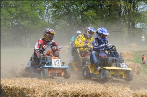 lawnmower-racing-300x199-1