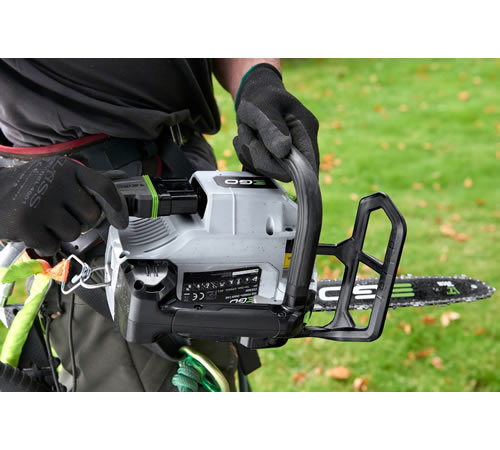 4mqdxejazxt.jpg - Mowers Online Chainsaw with carrying handle and shoulder strap