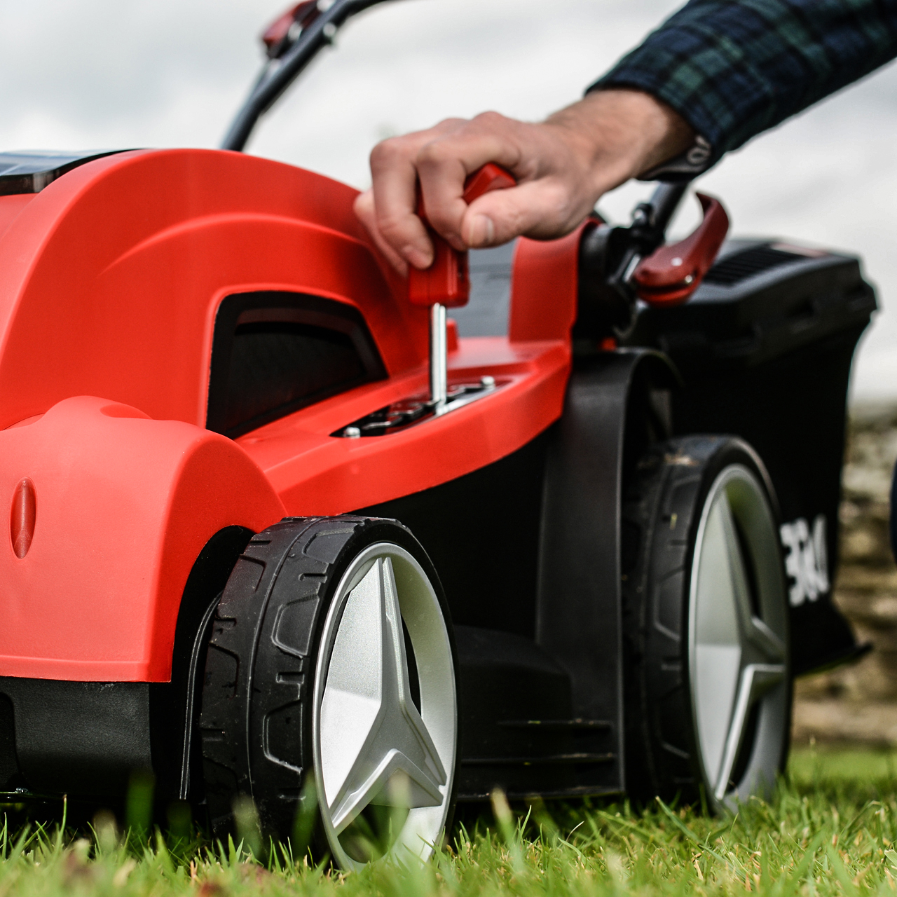 wg5xjglmxqg.jpg - Mowers Online